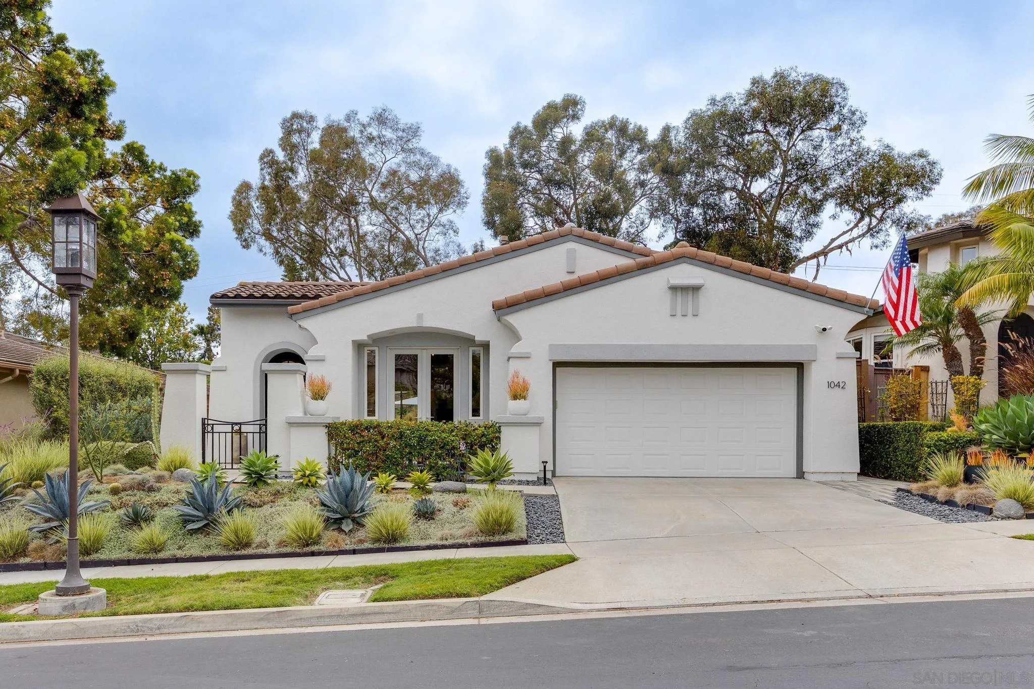 1042 Alexandra Ln, Encinitas, CA 92024 - Main photo, Encinitas, CA