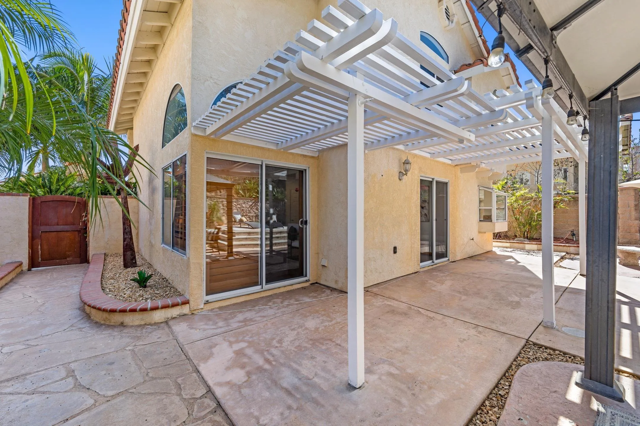 https://cdn.realtyfeed.com/cdn/127/260018494/02f7a0f7ea071f46d4e10587cf35a7d1.webp