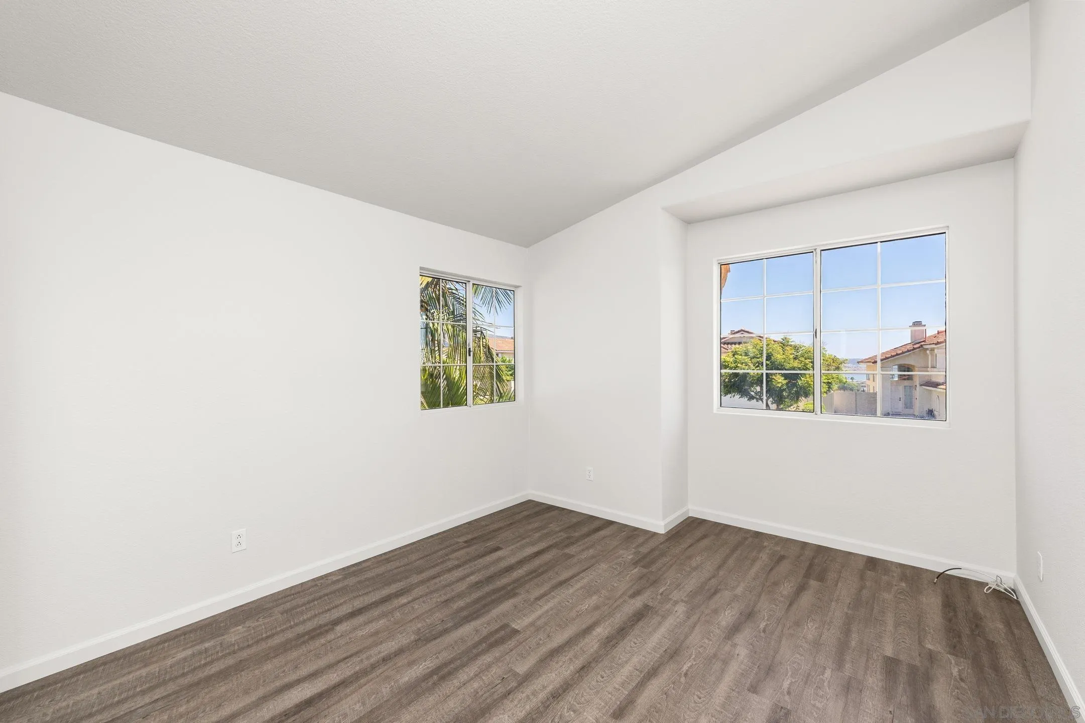 https://cdn.realtyfeed.com/cdn/127/260018494/0b75efd6887fee2a5eea7067e04d2cd9.webp