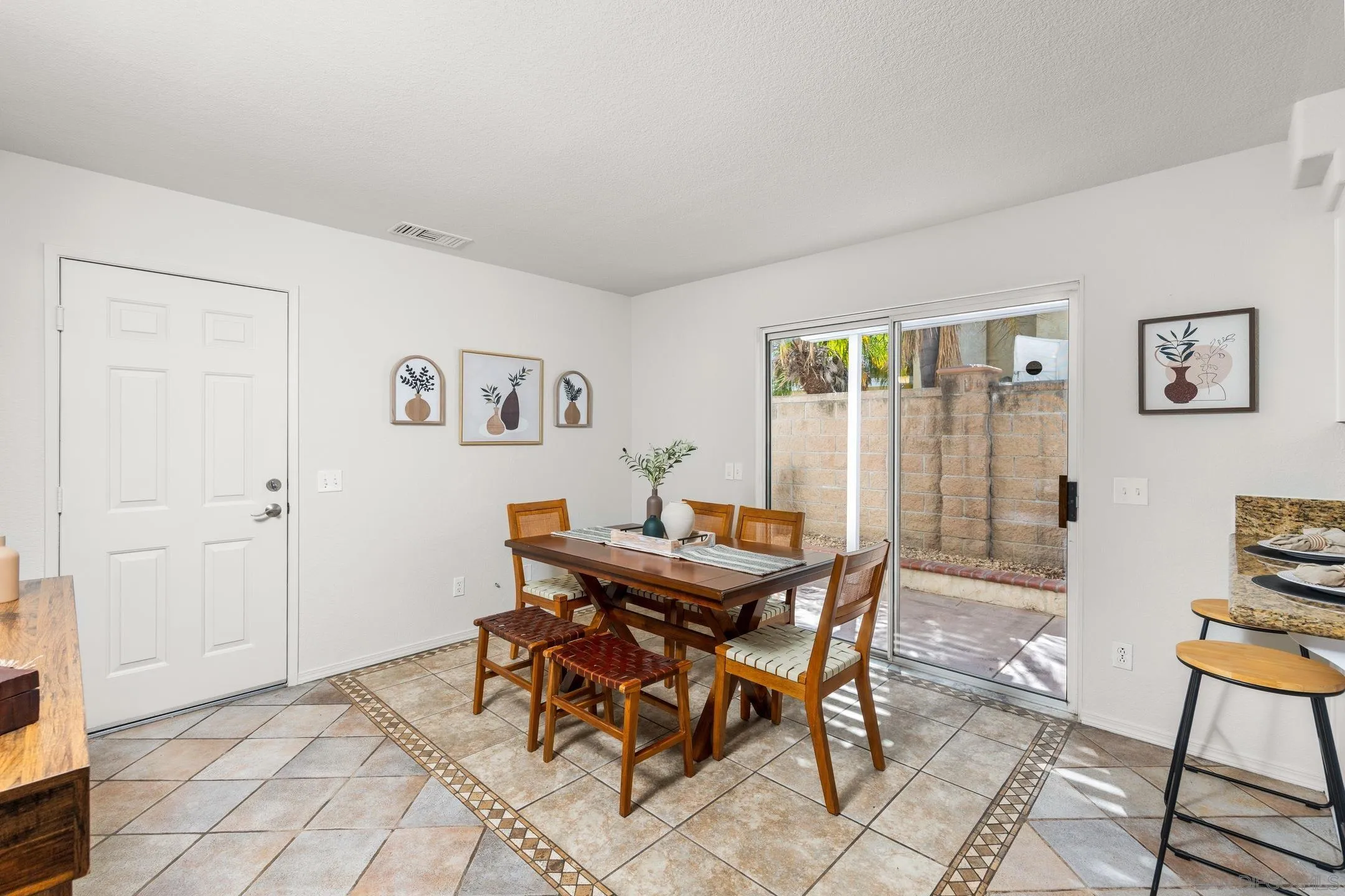 https://cdn.realtyfeed.com/cdn/127/260018494/7d67d5bdff9dee19c702a2e18f613b5f.webp