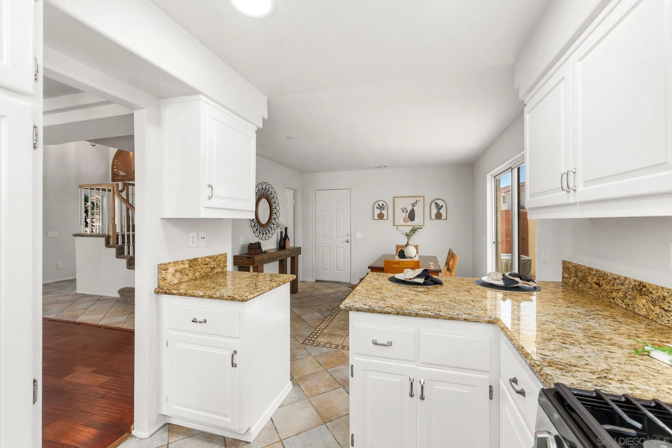 https://cdn.realtyfeed.com/cdn/127/260018494/aad4dee647920b44ac17264258d4b1db.webp