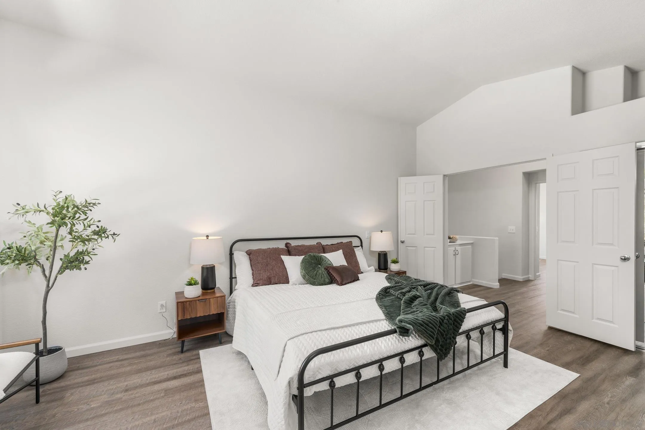 https://cdn.realtyfeed.com/cdn/127/260018494/bd1b76993323a2d94bb511a40db6341a.webp