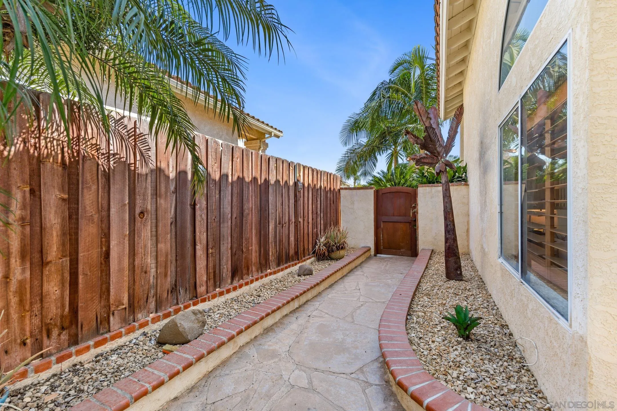 https://cdn.realtyfeed.com/cdn/127/260018494/c31e2ba3e09a6715a4afe6c9372dd570.webp