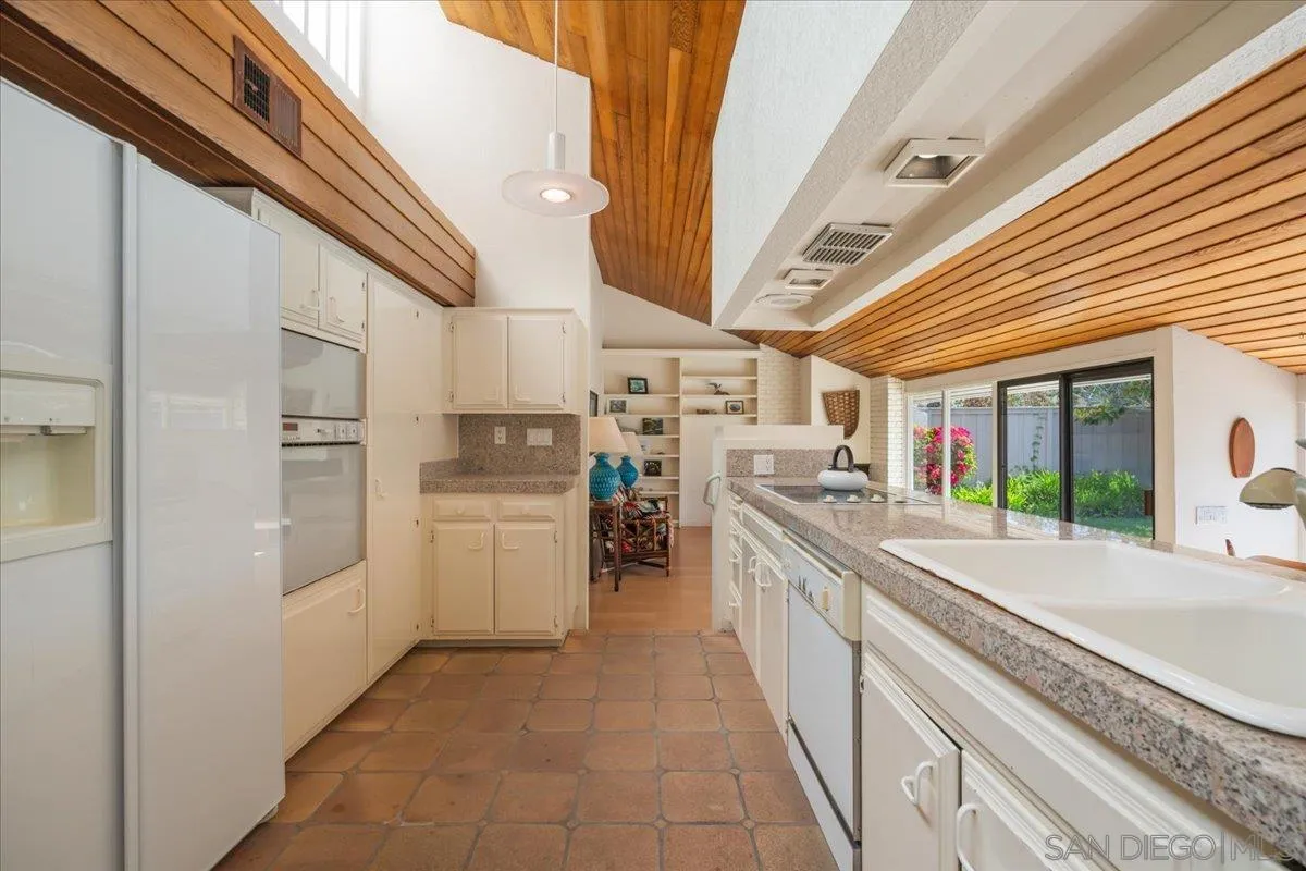 https://cdn.realtyfeed.com/cdn/127/260018499/1c9908952e3eb4c2e584fb851070fb9b.webp