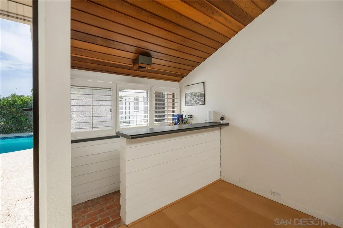 https://cdn.realtyfeed.com/cdn/127/260018499/1d6de940b320a61a4a0ee293d2f26ae9.webp
