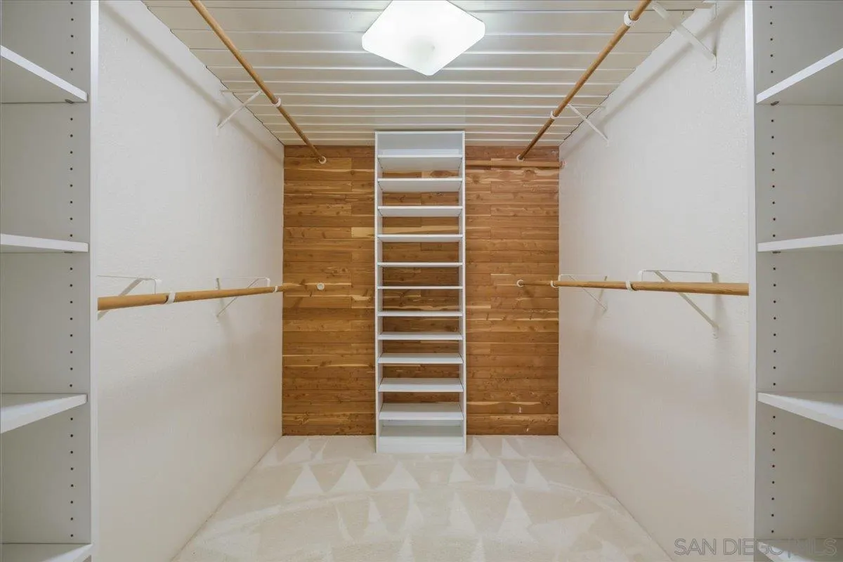 https://cdn.realtyfeed.com/cdn/127/260018499/3ba1ad78486ec28f3d532e93322445d5.webp