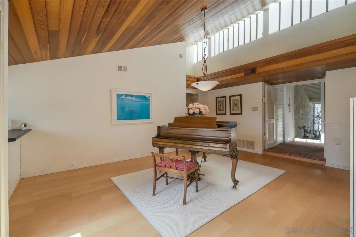 https://cdn.realtyfeed.com/cdn/127/260018499/5d0098b380203b257b56fd90efab285d.webp