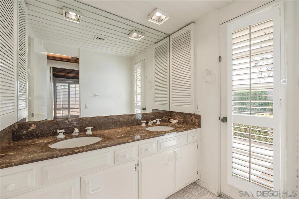 https://cdn.realtyfeed.com/cdn/127/260018499/d817d9d853918119350f1aa6e52688d2.webp