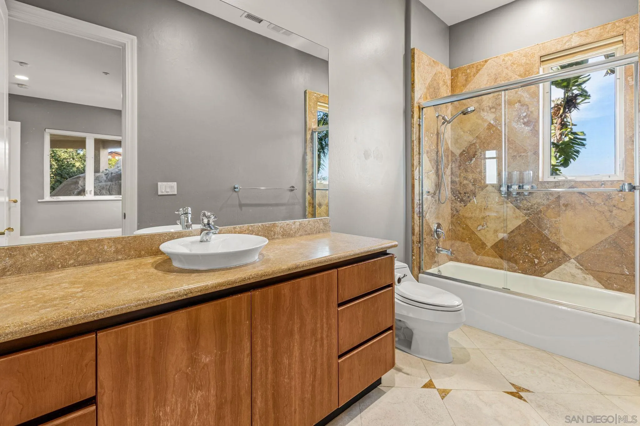 https://cdn.realtyfeed.com/cdn/127/260018500/2a3e0a5799f8eeb5994d6b3f38554475.webp
