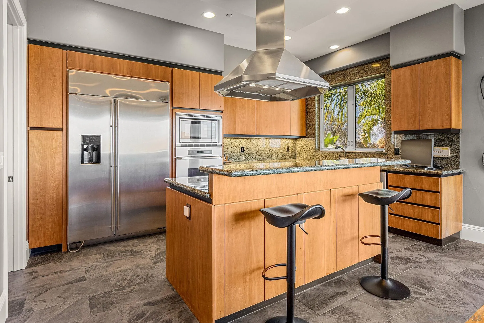 https://cdn.realtyfeed.com/cdn/127/260018500/2fbcf967948d1a5a642eff657831e987.webp
