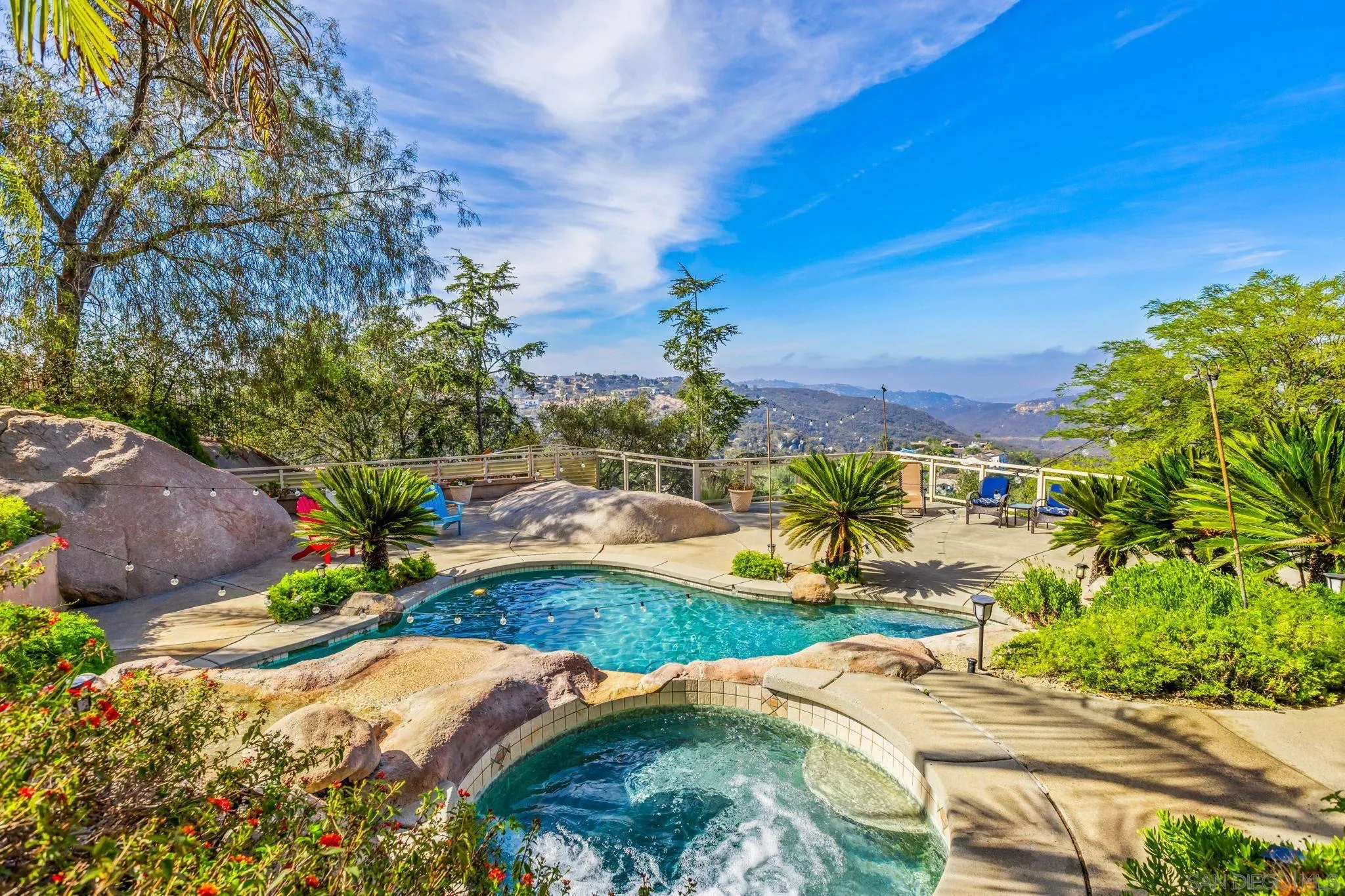 https://cdn.realtyfeed.com/cdn/127/260018500/32ba556bbe7b7f443162099f8a1470bb.webp
