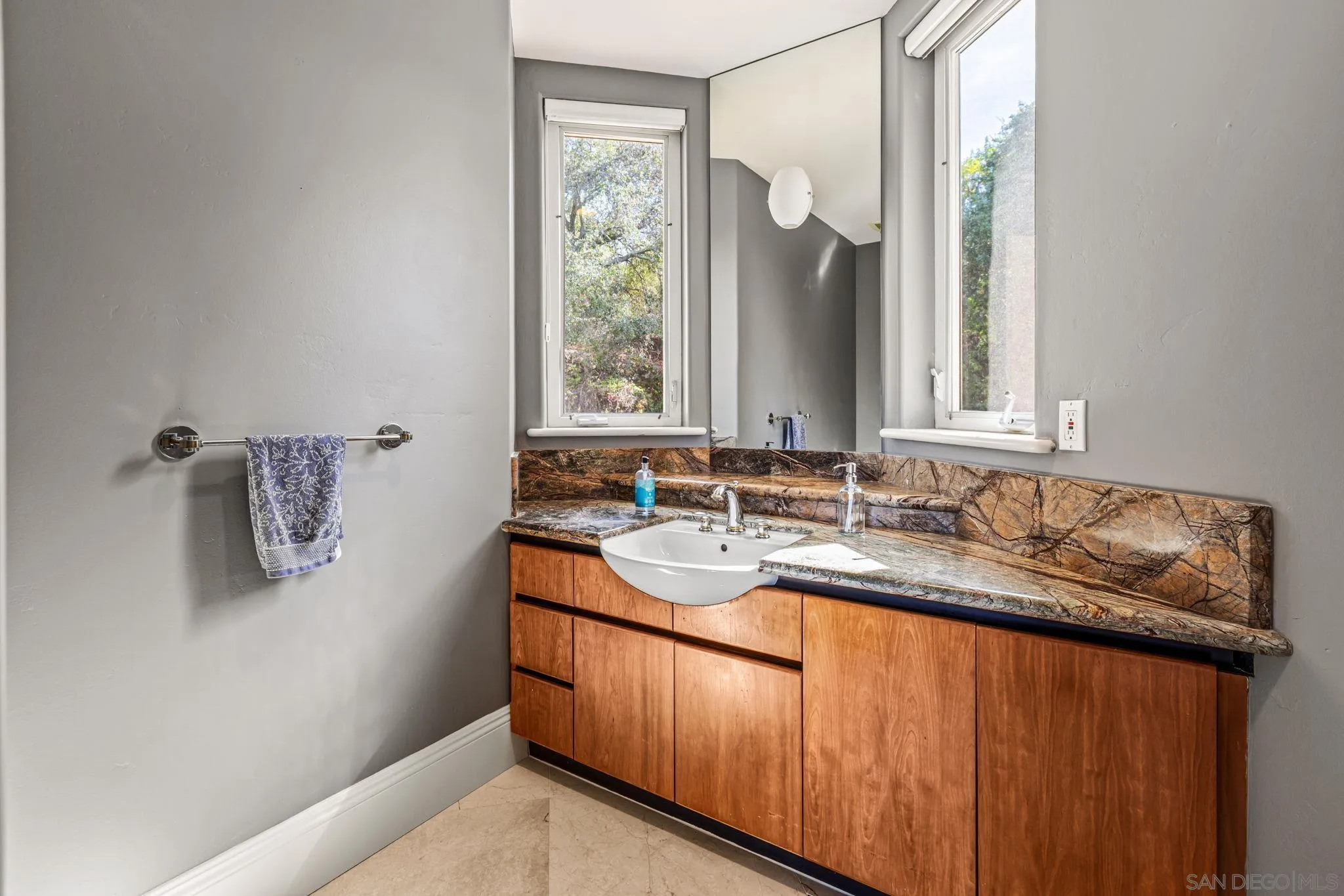 https://cdn.realtyfeed.com/cdn/127/260018500/3509fe1aa3d7548892c9495062d5260b.webp