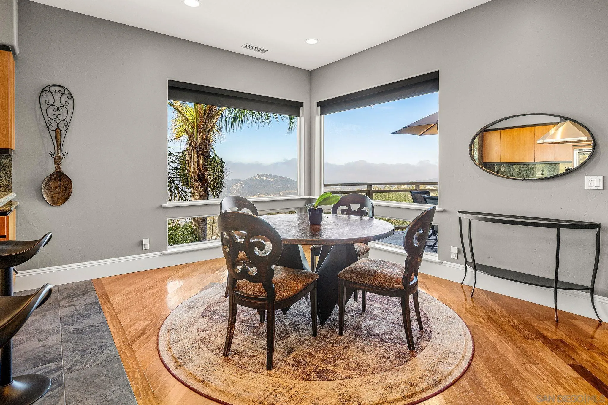 https://cdn.realtyfeed.com/cdn/127/260018500/f38144f32a0a5881619480dc33cd78f3.webp