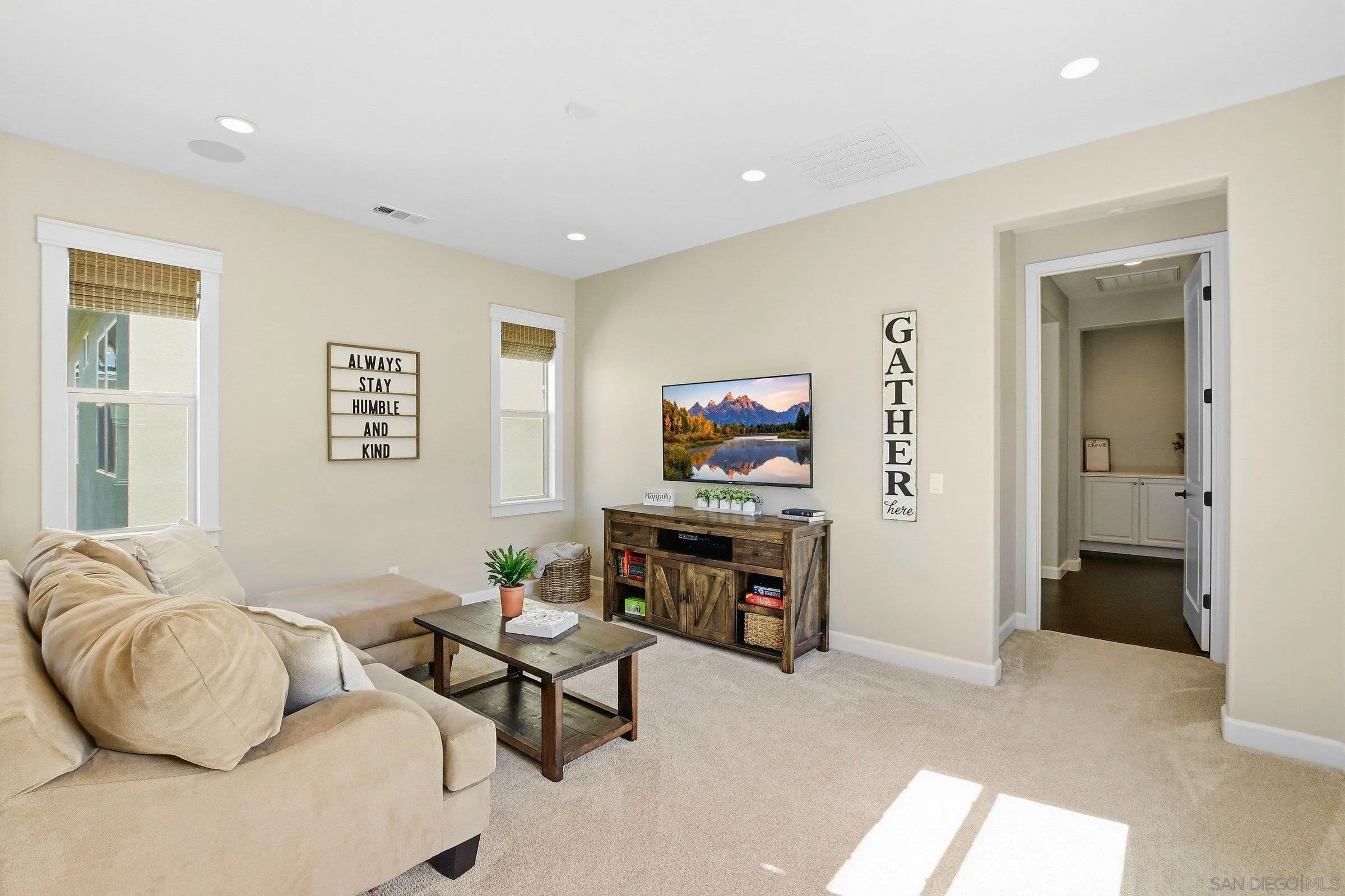 https://cdn.realtyfeed.com/cdn/127/260018501/24bfa0f5b7e64e863e9718385167d799.webp