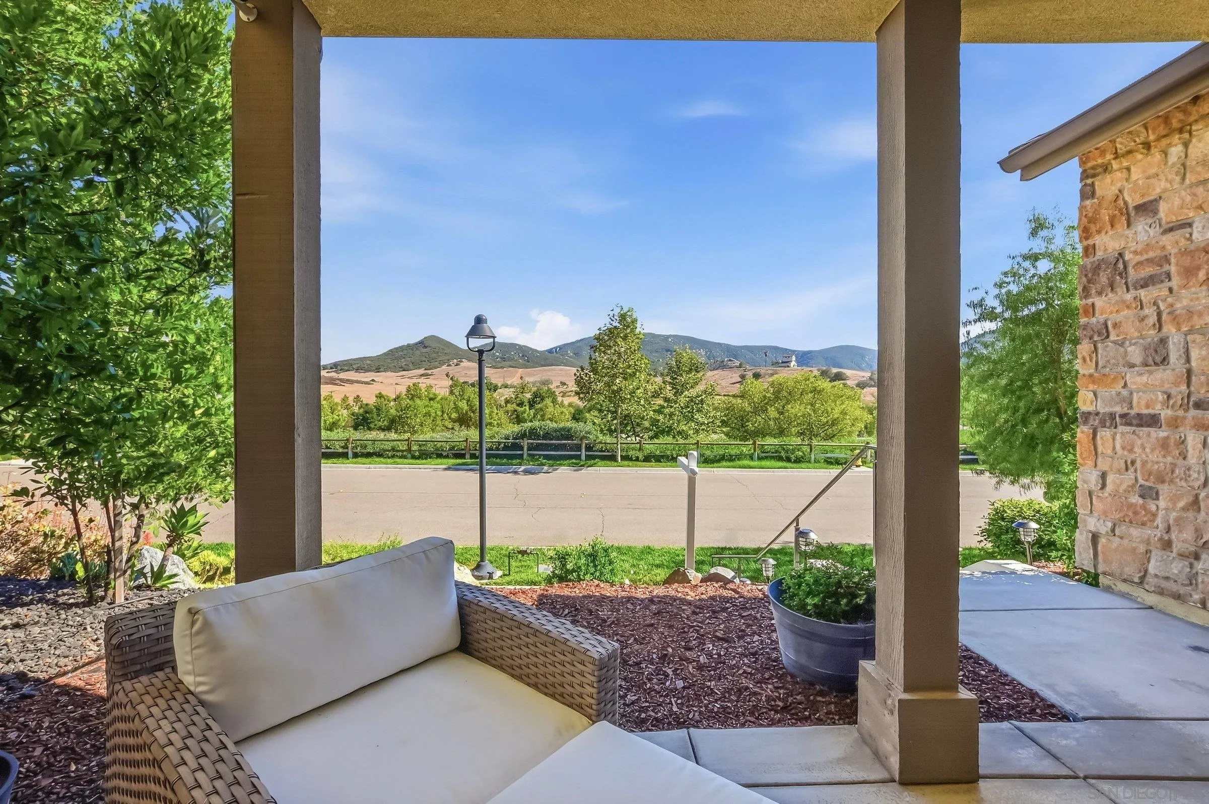 https://cdn.realtyfeed.com/cdn/127/260018501/45c0f9597a8ca749ad0648515f7e480d.webp