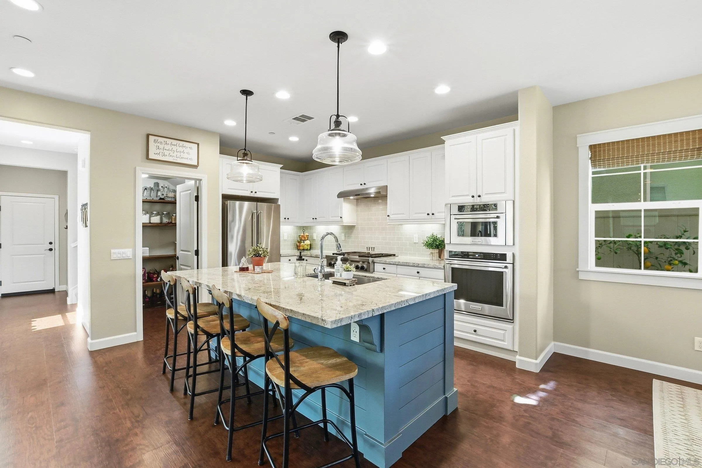 https://cdn.realtyfeed.com/cdn/127/260018501/593cb8c3bc4750a60000559d2da4b8b8.webp