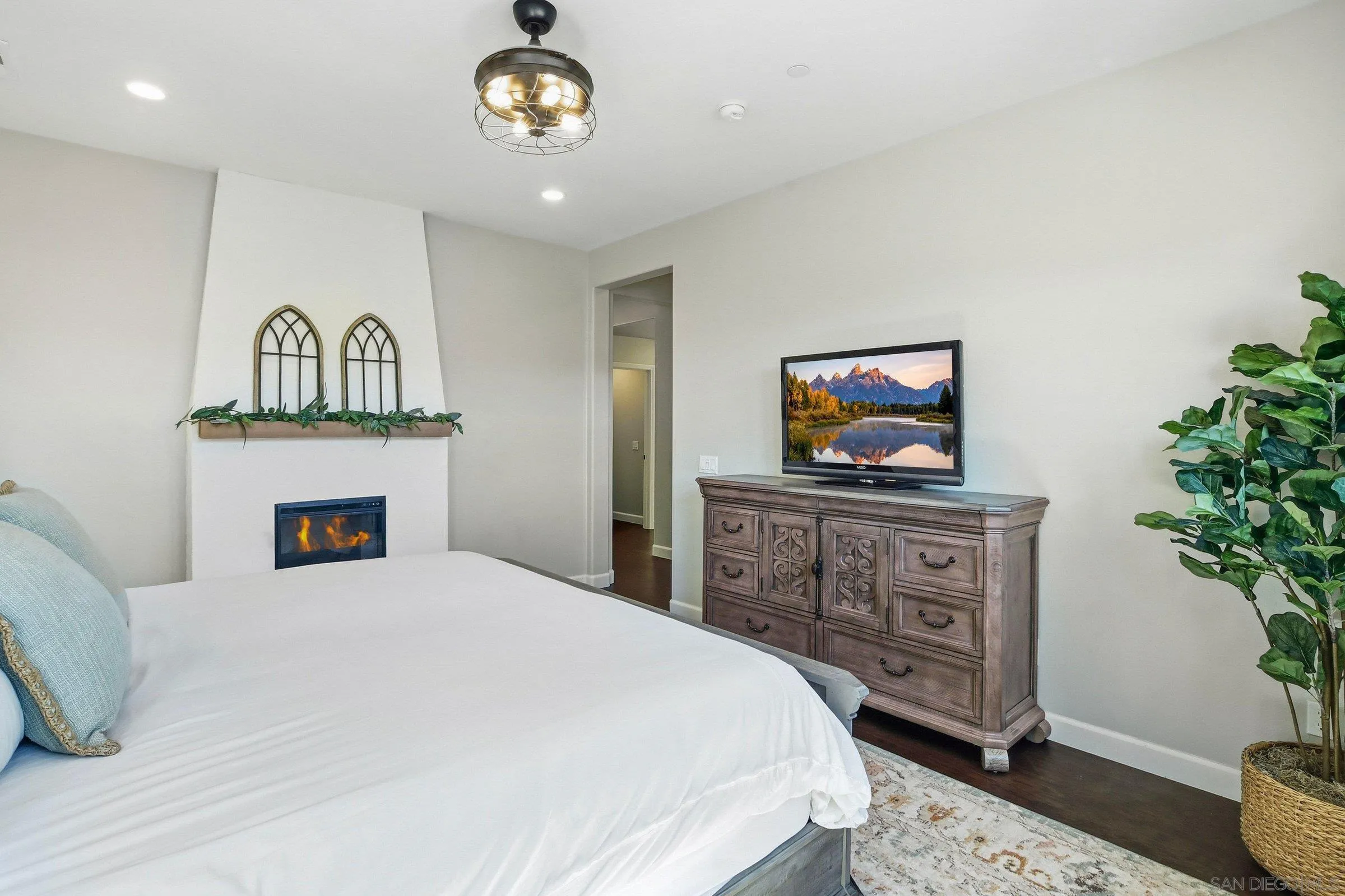 https://cdn.realtyfeed.com/cdn/127/260018501/b2361e61088093c4229aae67dc03199a.webp
