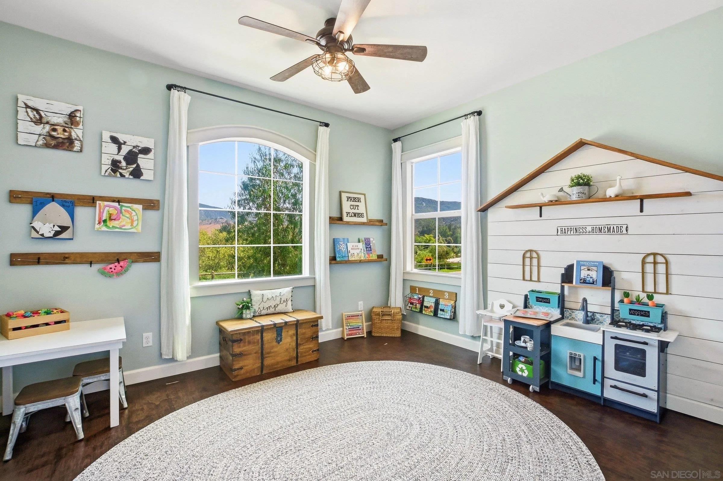 https://cdn.realtyfeed.com/cdn/127/260018501/d13599e465245834b46b44e7dd2727b7.webp