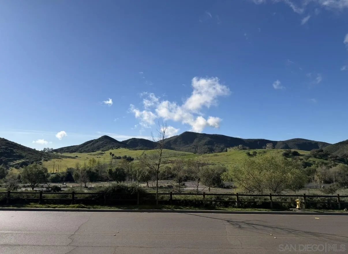 https://cdn.realtyfeed.com/cdn/127/260018501/df539a21838d1c18ad0244ff44d8d54a.webp