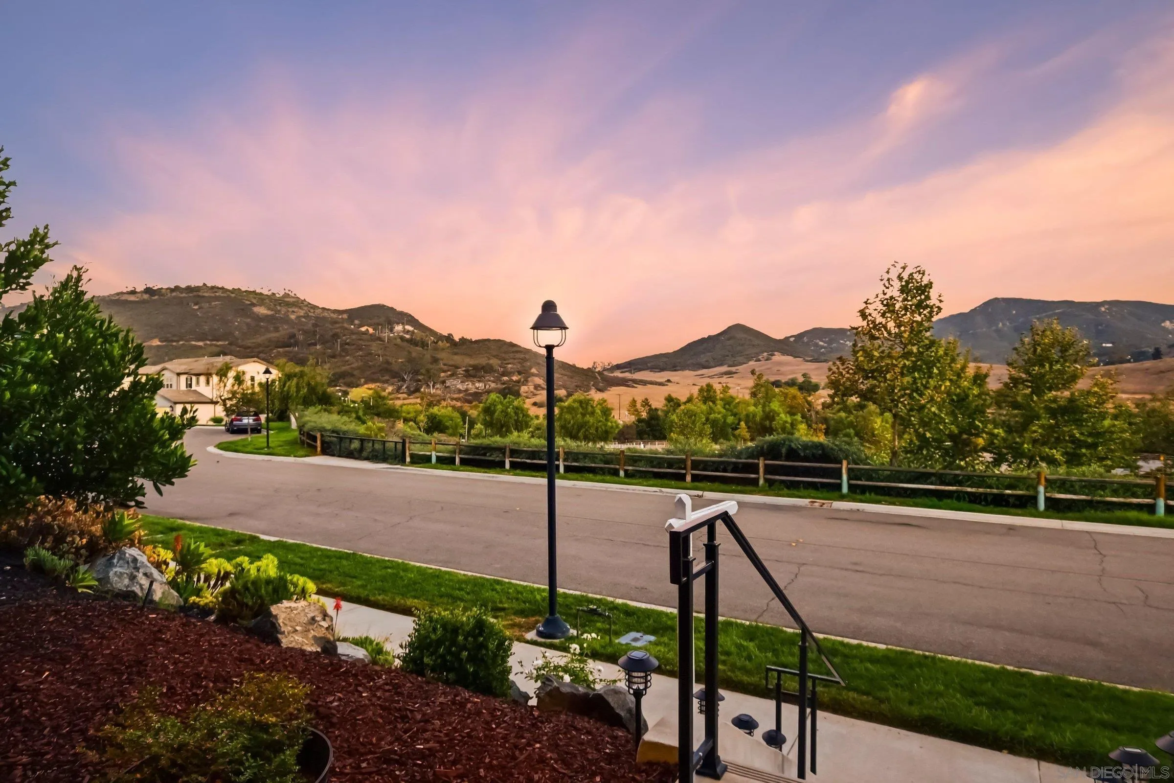 https://cdn.realtyfeed.com/cdn/127/260018501/ee28c9963e85d0ccbe059b82f01568b6.webp
