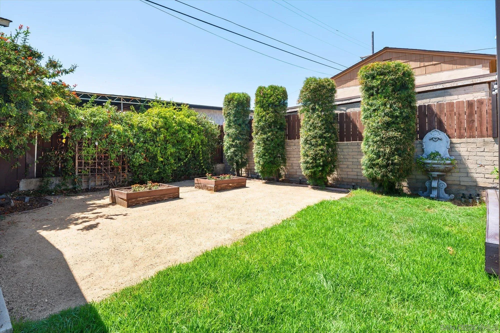 https://cdn.realtyfeed.com/cdn/127/260018502/0072196c29134eccc671fa7b7ba2eaf9.webp