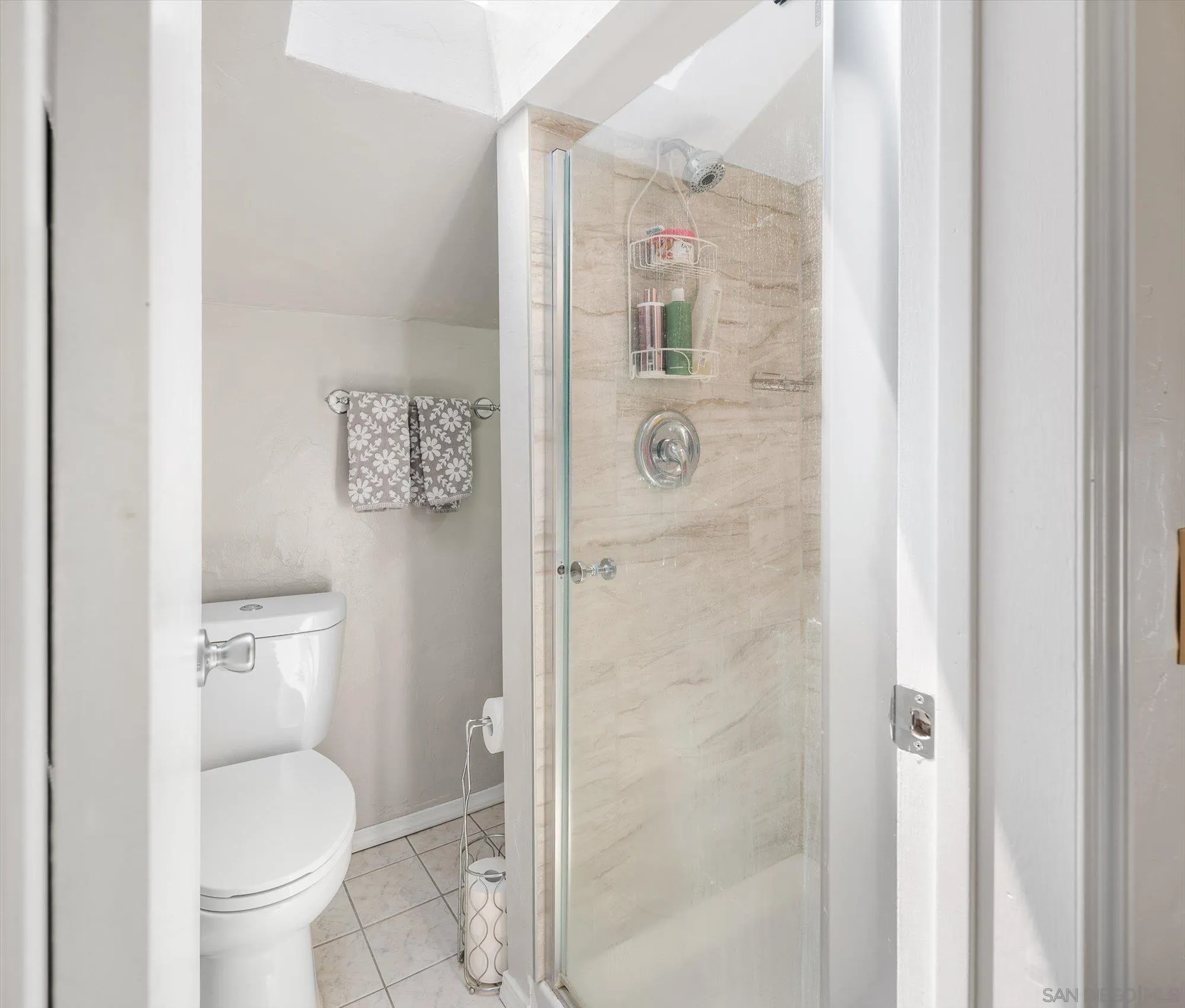 https://cdn.realtyfeed.com/cdn/127/260018502/1857133dc3d64f2a267f920353aa118e.webp