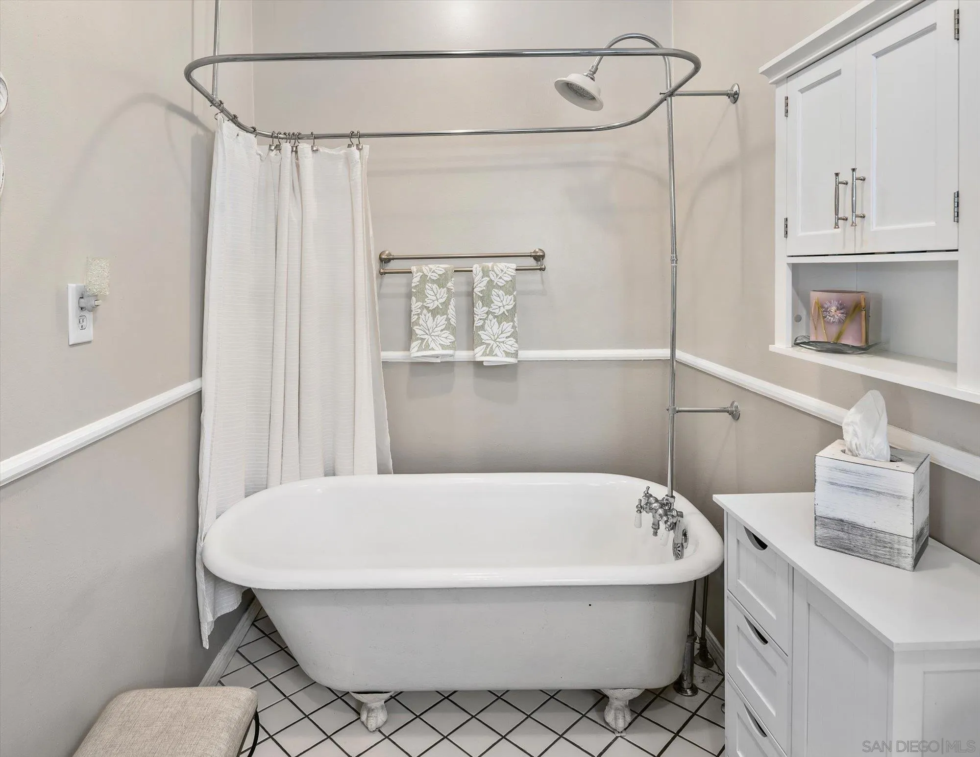 https://cdn.realtyfeed.com/cdn/127/260018502/1f2ecad4582125dcdfcf7625b31a7f47.webp