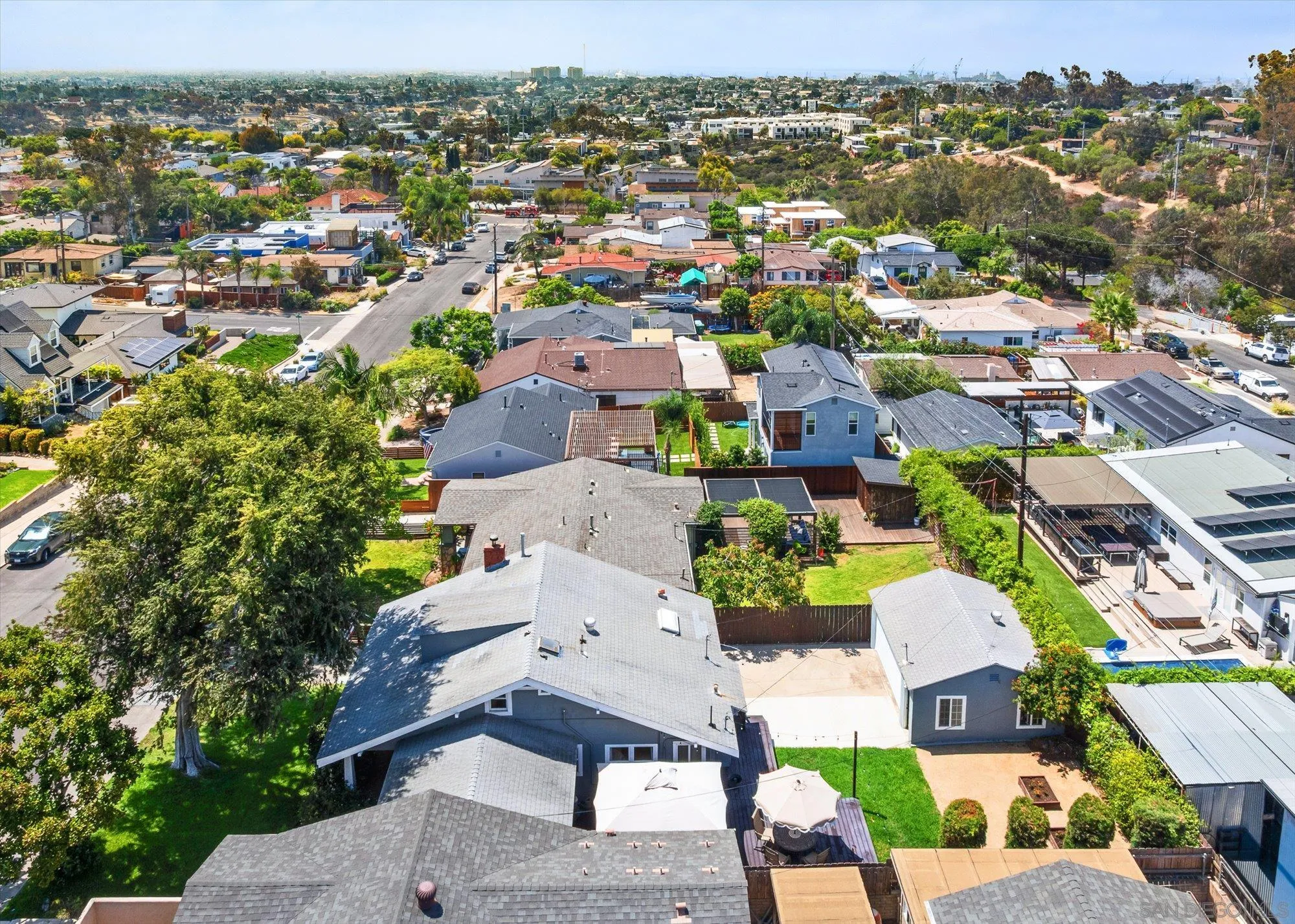 https://cdn.realtyfeed.com/cdn/127/260018502/aa6d930c668542febfee14266a7679ea.webp