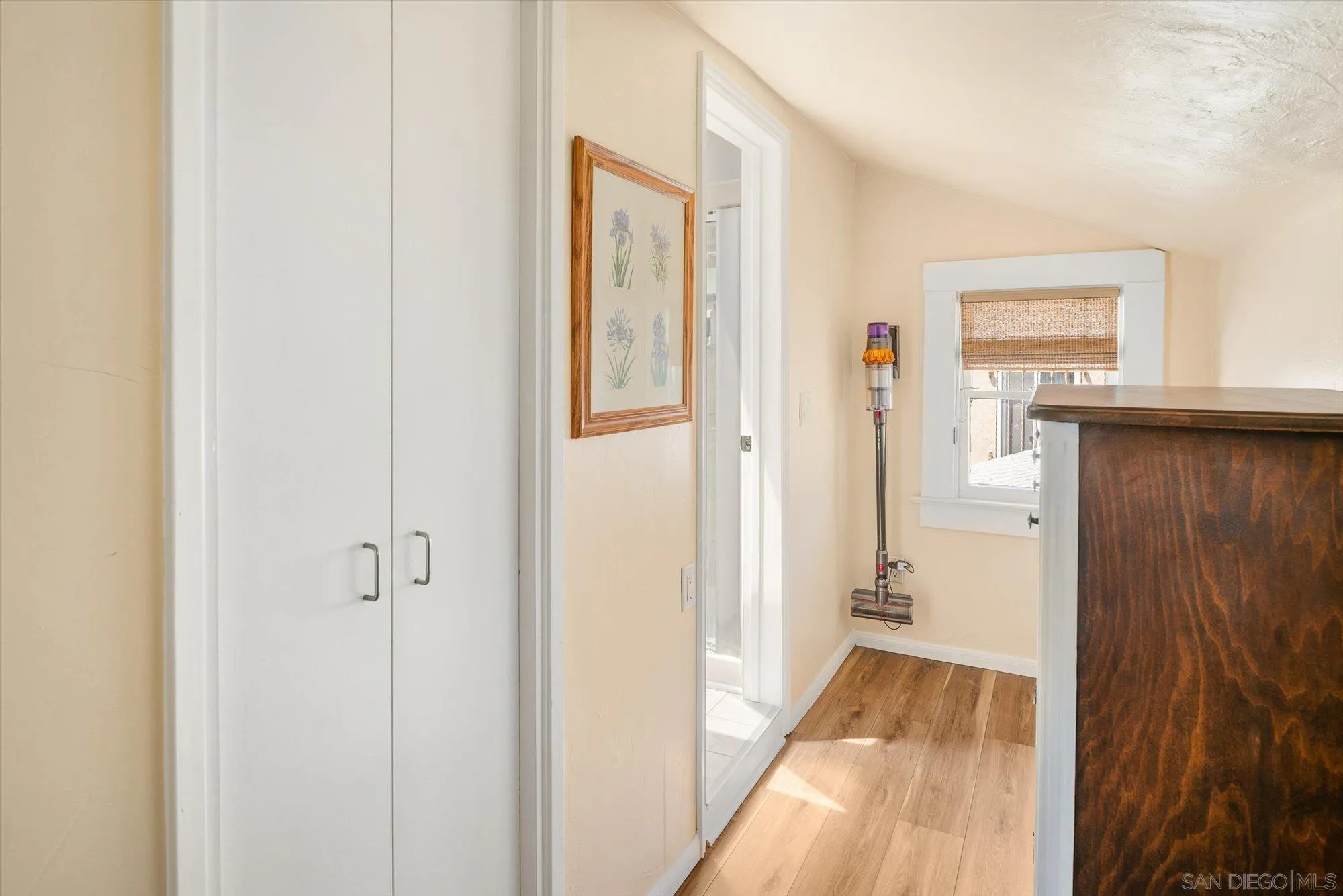 https://cdn.realtyfeed.com/cdn/127/260018502/b48e13eb8a61a5e5578b63b748fca603.webp
