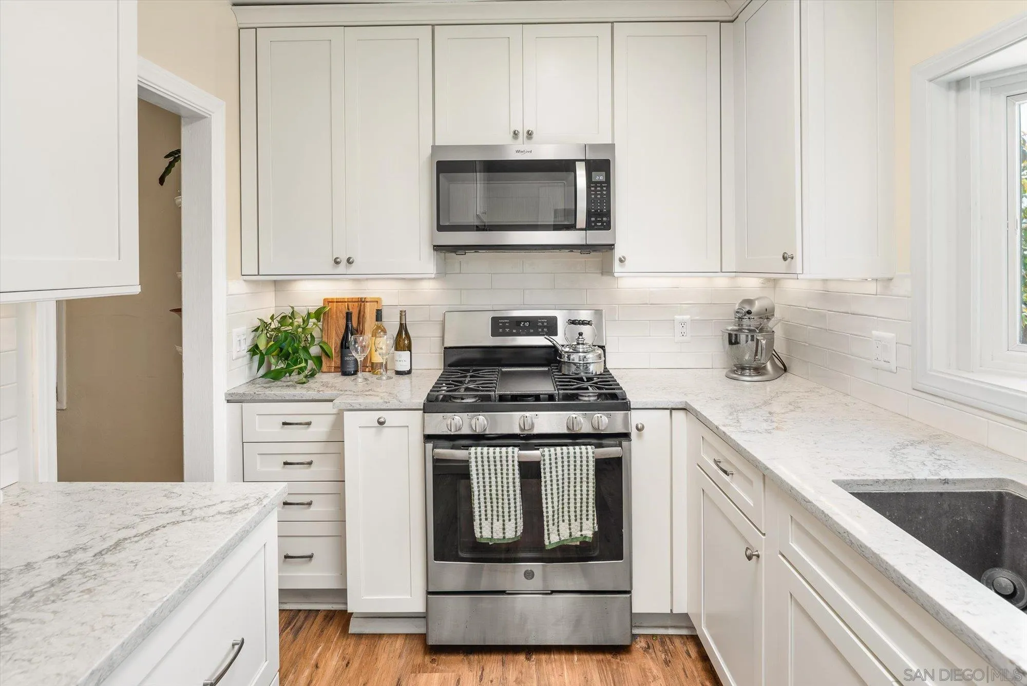 https://cdn.realtyfeed.com/cdn/127/260018502/c3eb38b044e38afa3d4b559957e3019a.webp
