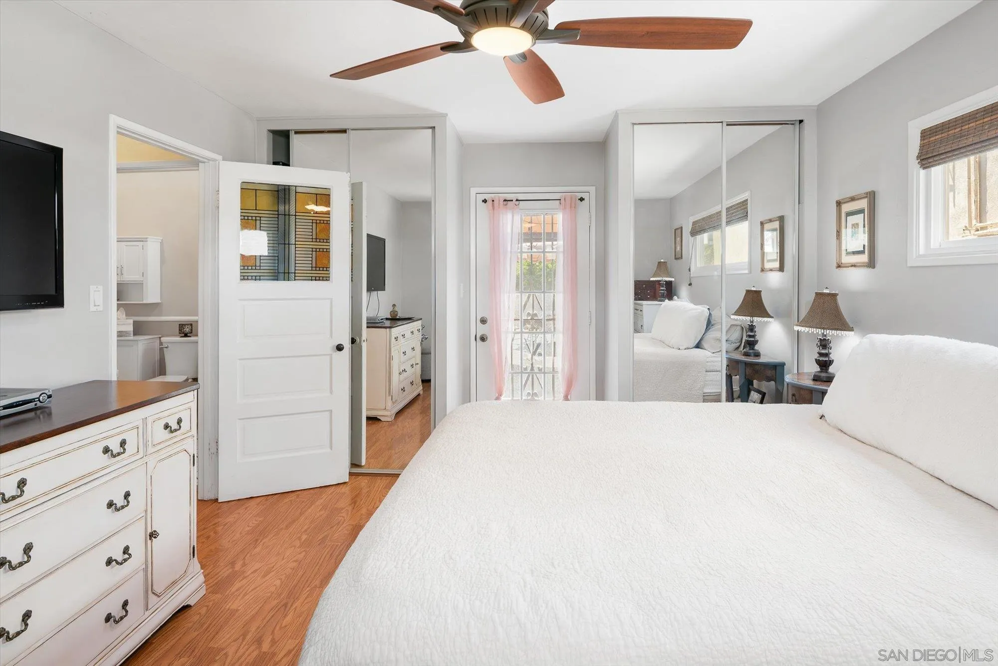 https://cdn.realtyfeed.com/cdn/127/260018502/da343842b50ab0a977eb35ff2e39546b.webp