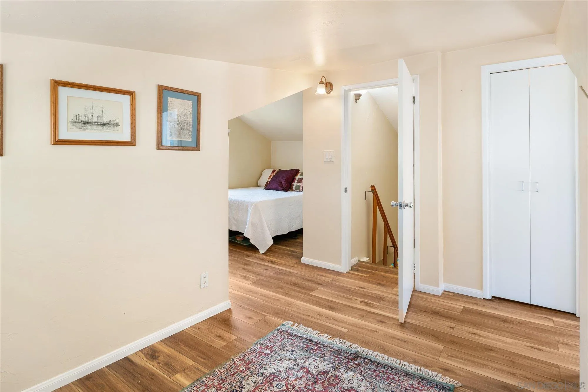 https://cdn.realtyfeed.com/cdn/127/260018502/f750215e838f4a4b39c99d1c8c3dd8d6.webp