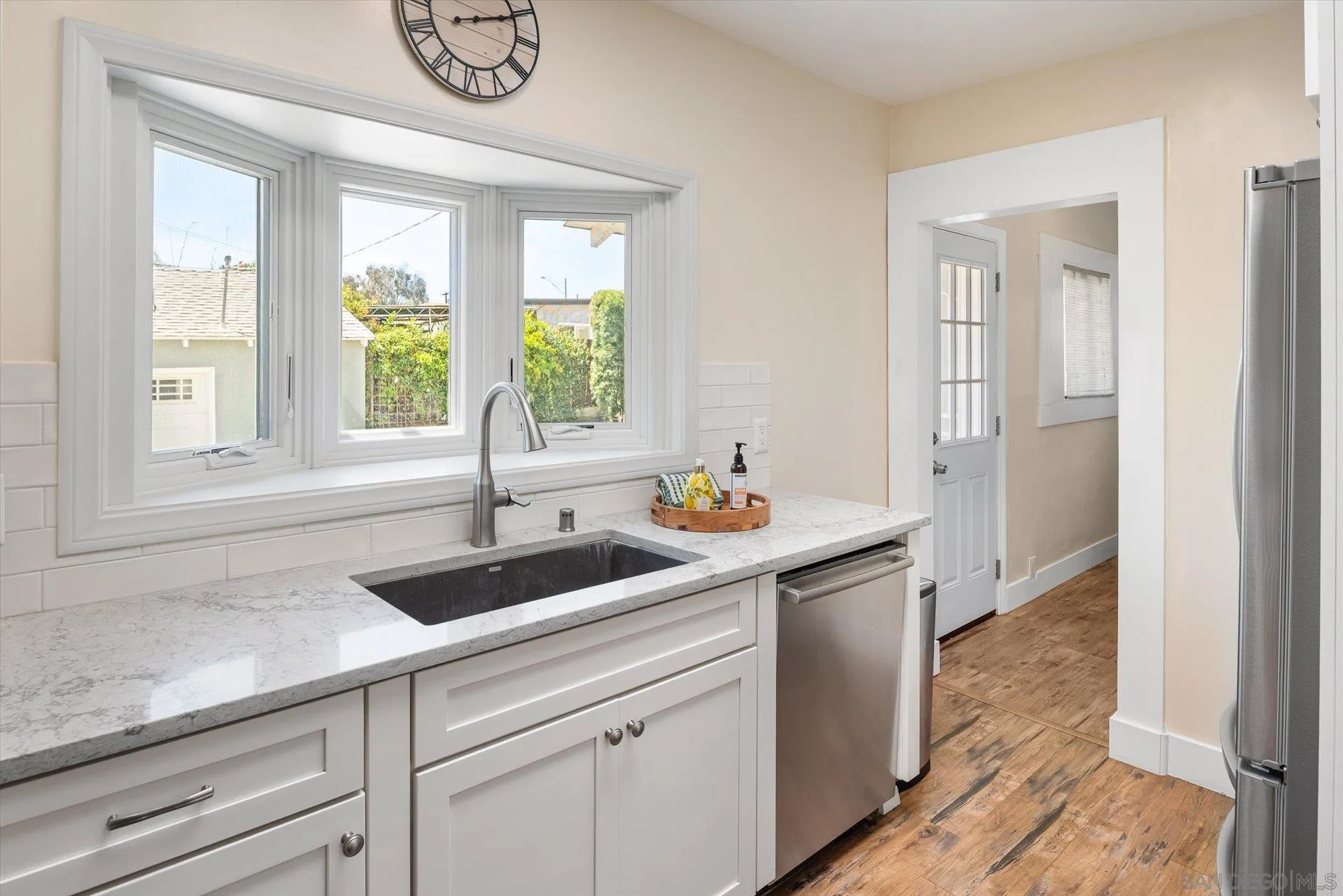 https://cdn.realtyfeed.com/cdn/127/260018502/f94660d5321778e997369dcf1f55113f.webp