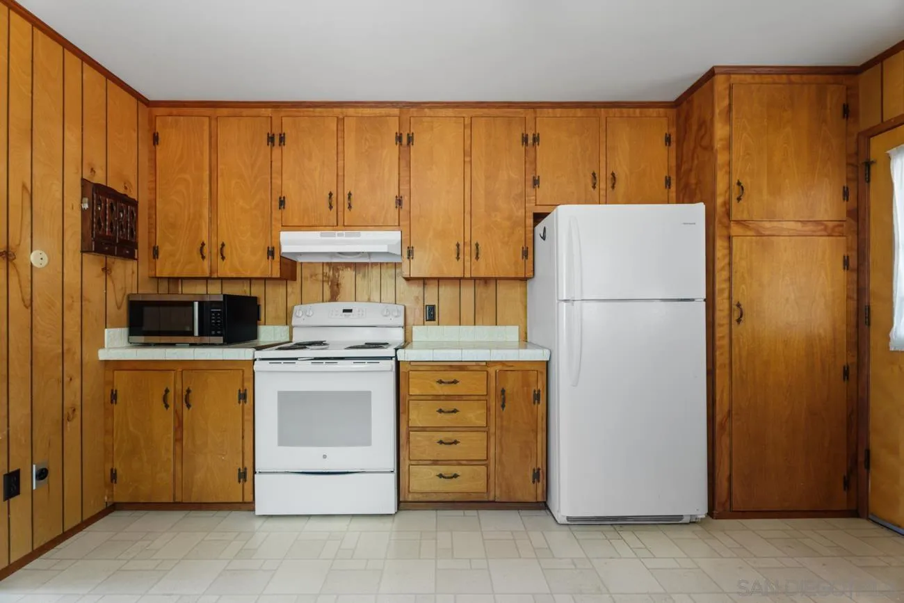 https://cdn.realtyfeed.com/cdn/127/260018507/1811135e515c25d7f93bfa9f5e344106.webp