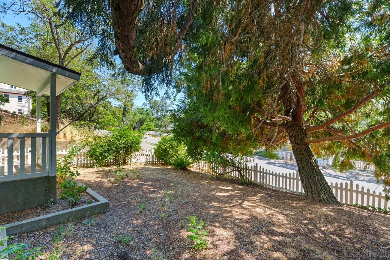 https://cdn.realtyfeed.com/cdn/127/260018507/f869a5605cc02925c6bbbe380a535132.webp