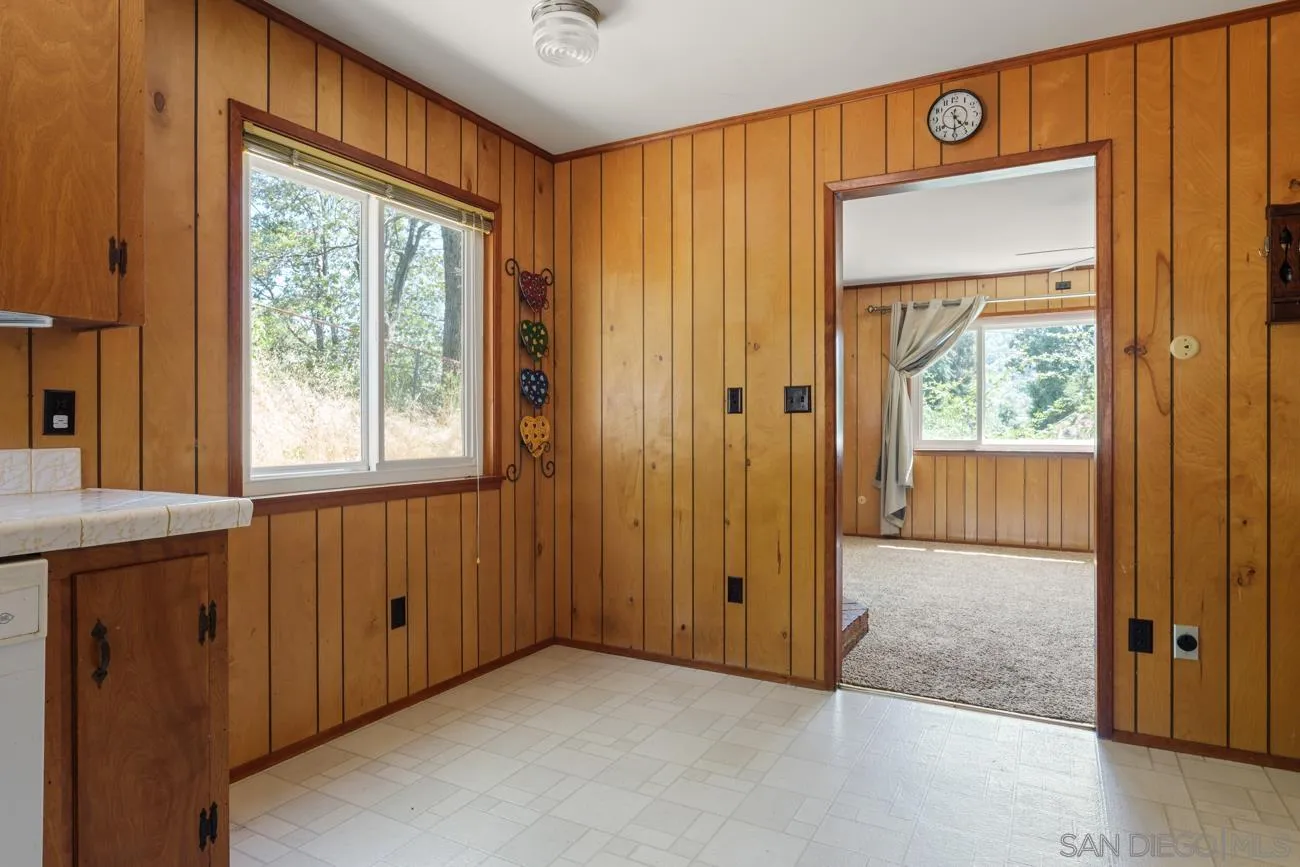 https://cdn.realtyfeed.com/cdn/127/260018507/faaf0716ecf15adb8e77fc922cab5c4e.webp