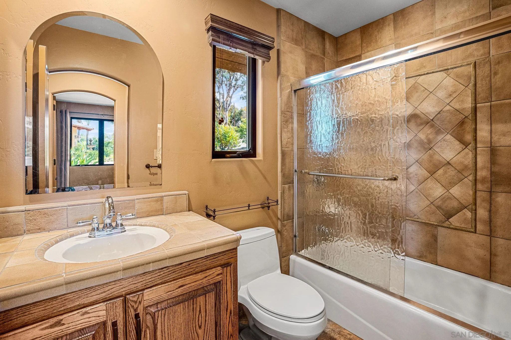 https://cdn.realtyfeed.com/cdn/127/260018511/3947f01cdbea104bbe9c68fae4ab5a41.webp