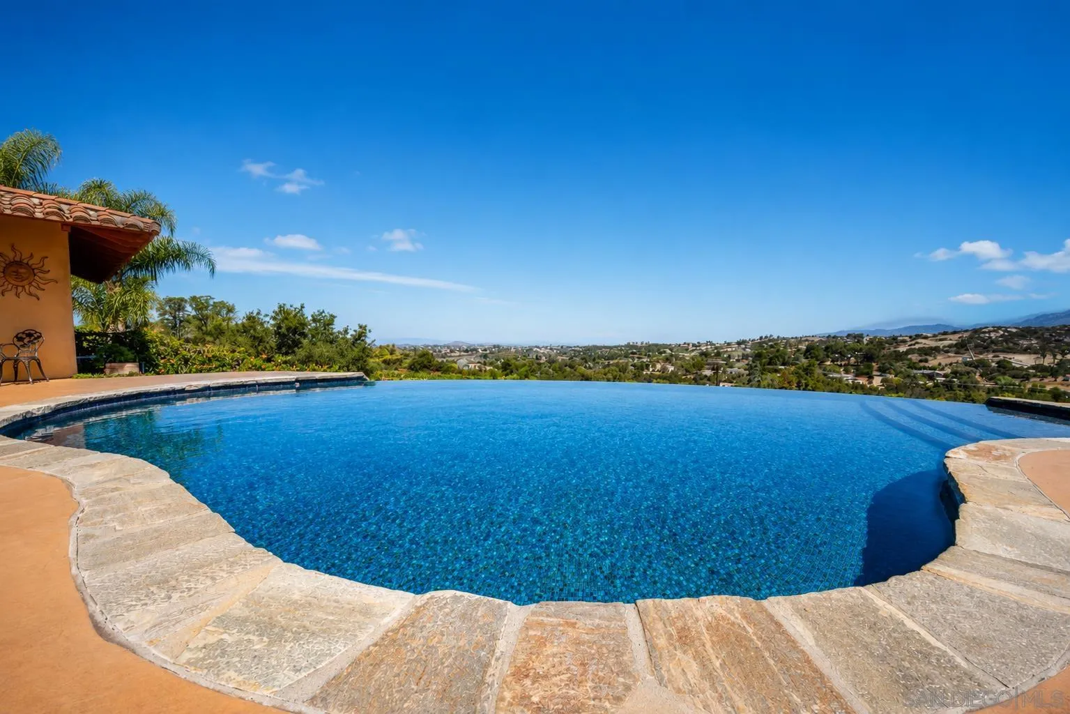 https://cdn.realtyfeed.com/cdn/127/260018511/72a57513c6deadecdca560186895d90b.webp