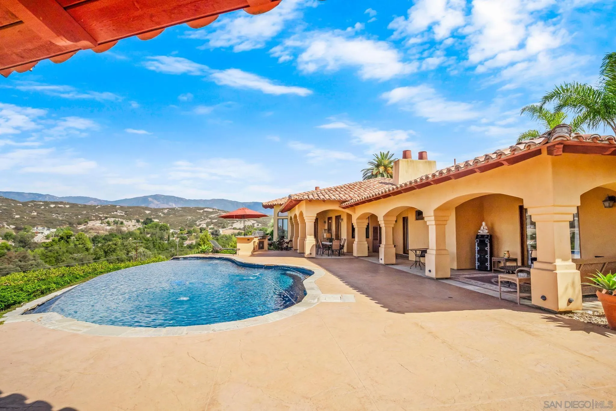 https://cdn.realtyfeed.com/cdn/127/260018511/d319775218ab3ea97bad5f04e663ba27.webp