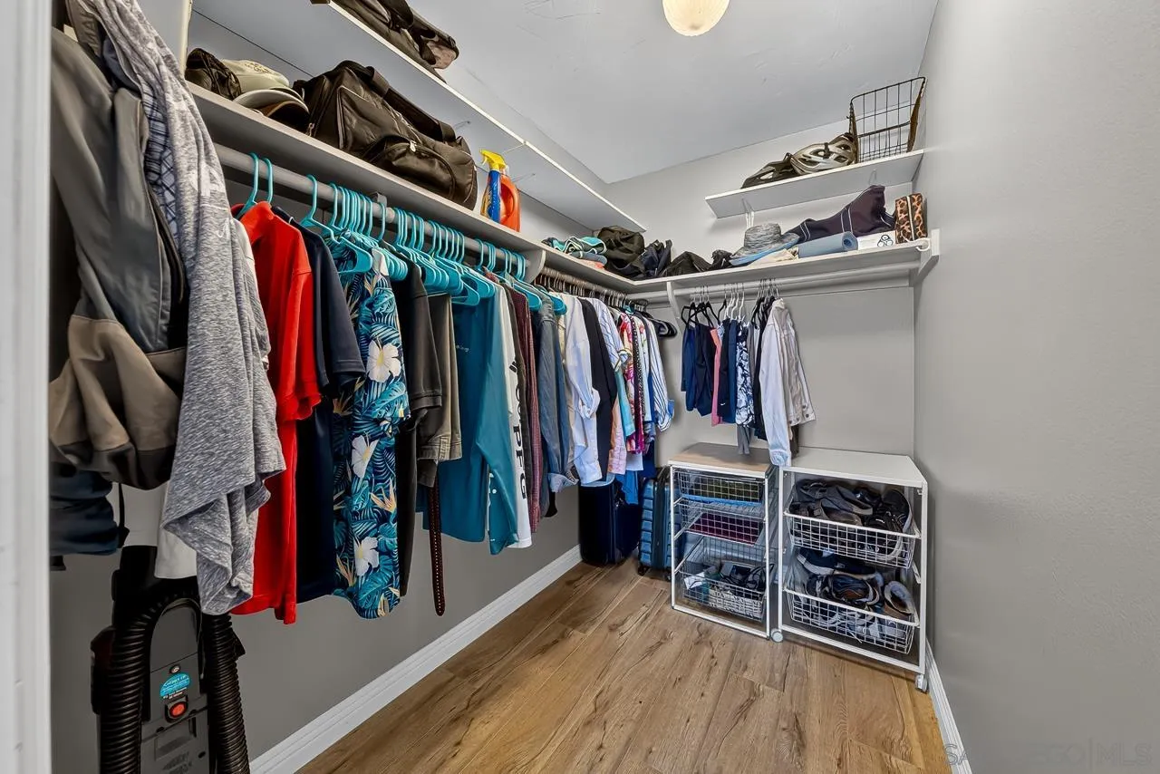 https://cdn.realtyfeed.com/cdn/127/260018513/3c3d475c6adc5994f93674374f5a4981.webp