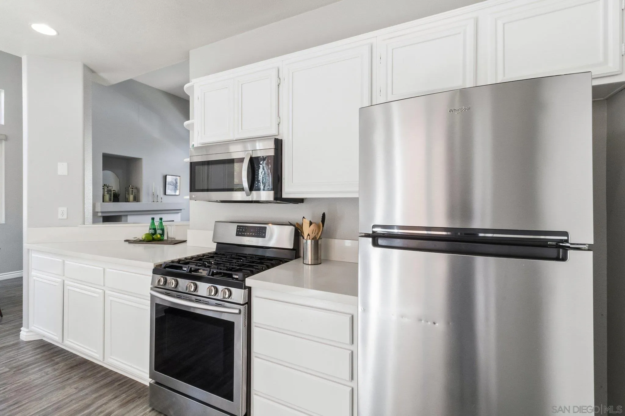 https://cdn.realtyfeed.com/cdn/127/260018515/4eaef4a7d51bea67ce8e1eb1a81a6918.webp