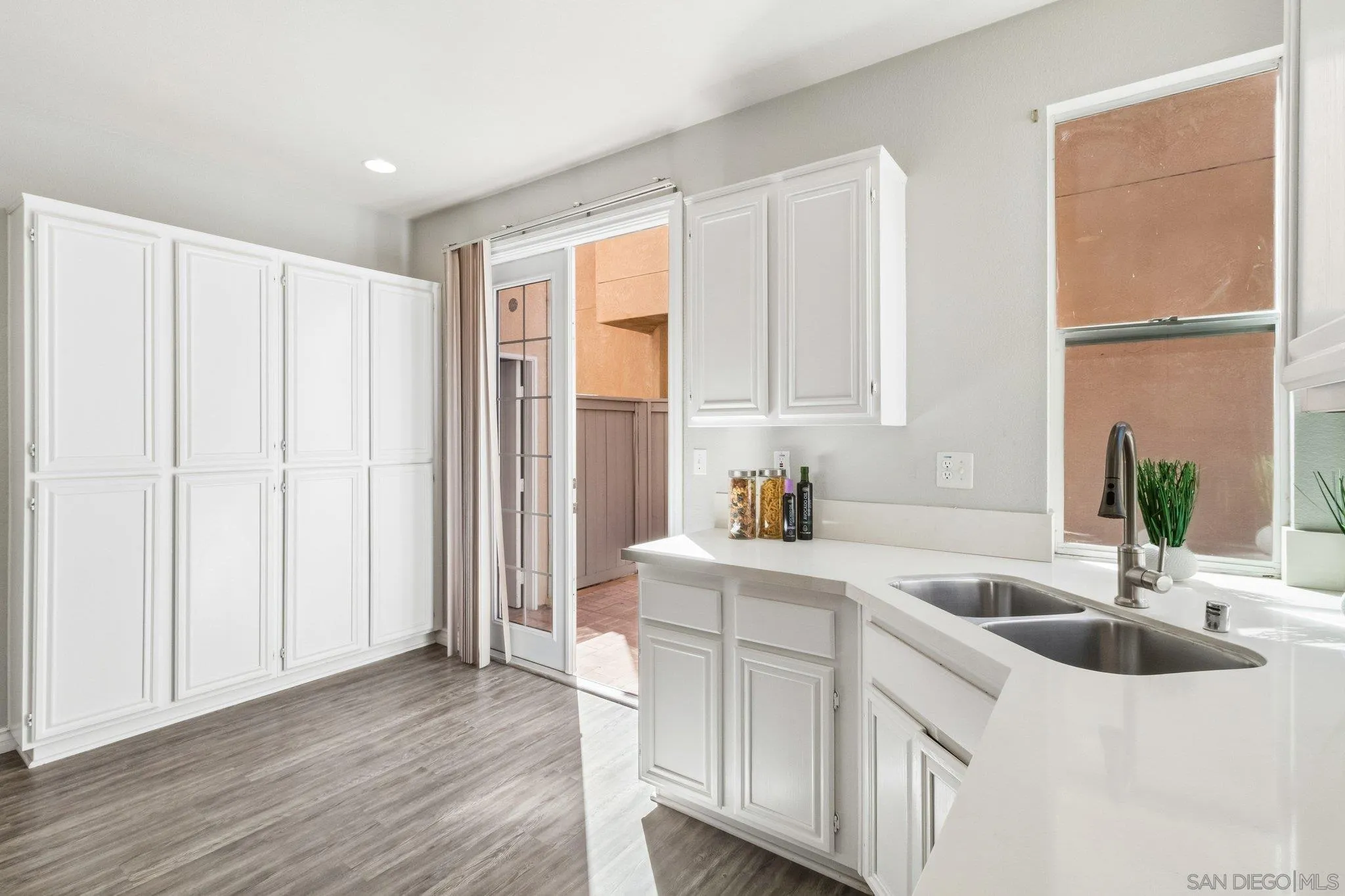 https://cdn.realtyfeed.com/cdn/127/260018515/666ba1960d840dc4299dfa9cf3ed1b65.webp