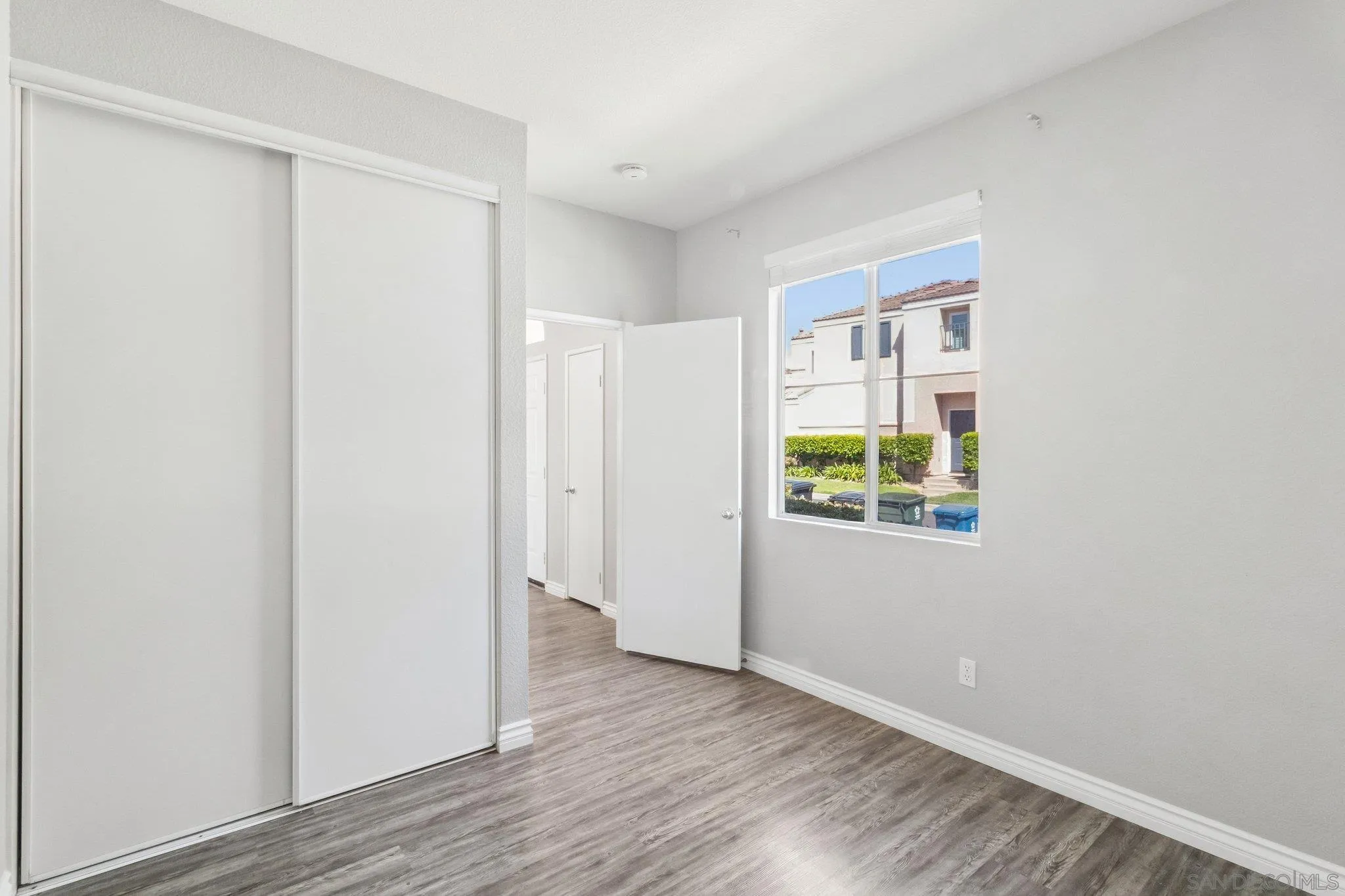 https://cdn.realtyfeed.com/cdn/127/260018515/69074d13a468740622b072836bc8c363.webp