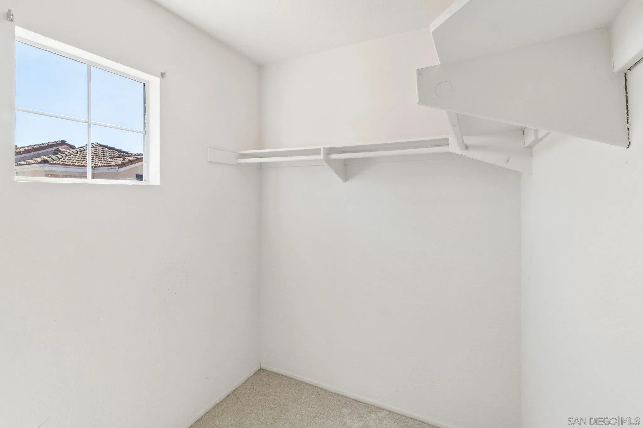 https://cdn.realtyfeed.com/cdn/127/260018515/710b2096d87635f51edc84bbbfae0c1f.webp