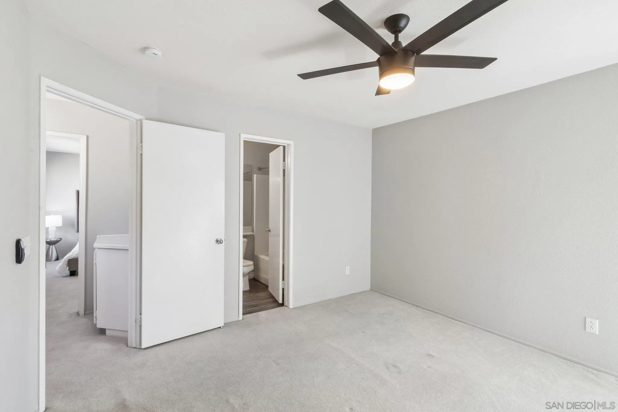 https://cdn.realtyfeed.com/cdn/127/260018515/c005aa34432cc16401a03083347ec67c.webp