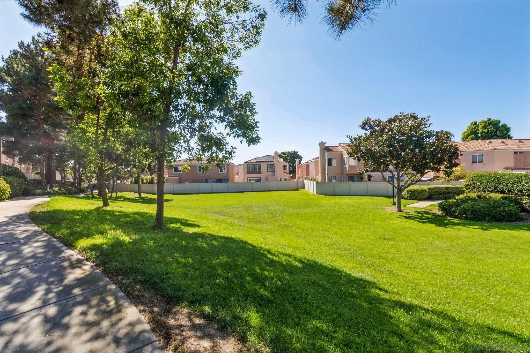 https://cdn.realtyfeed.com/cdn/127/260018515/f3c7ddeef30fe3ae2a8d964b19972079.webp