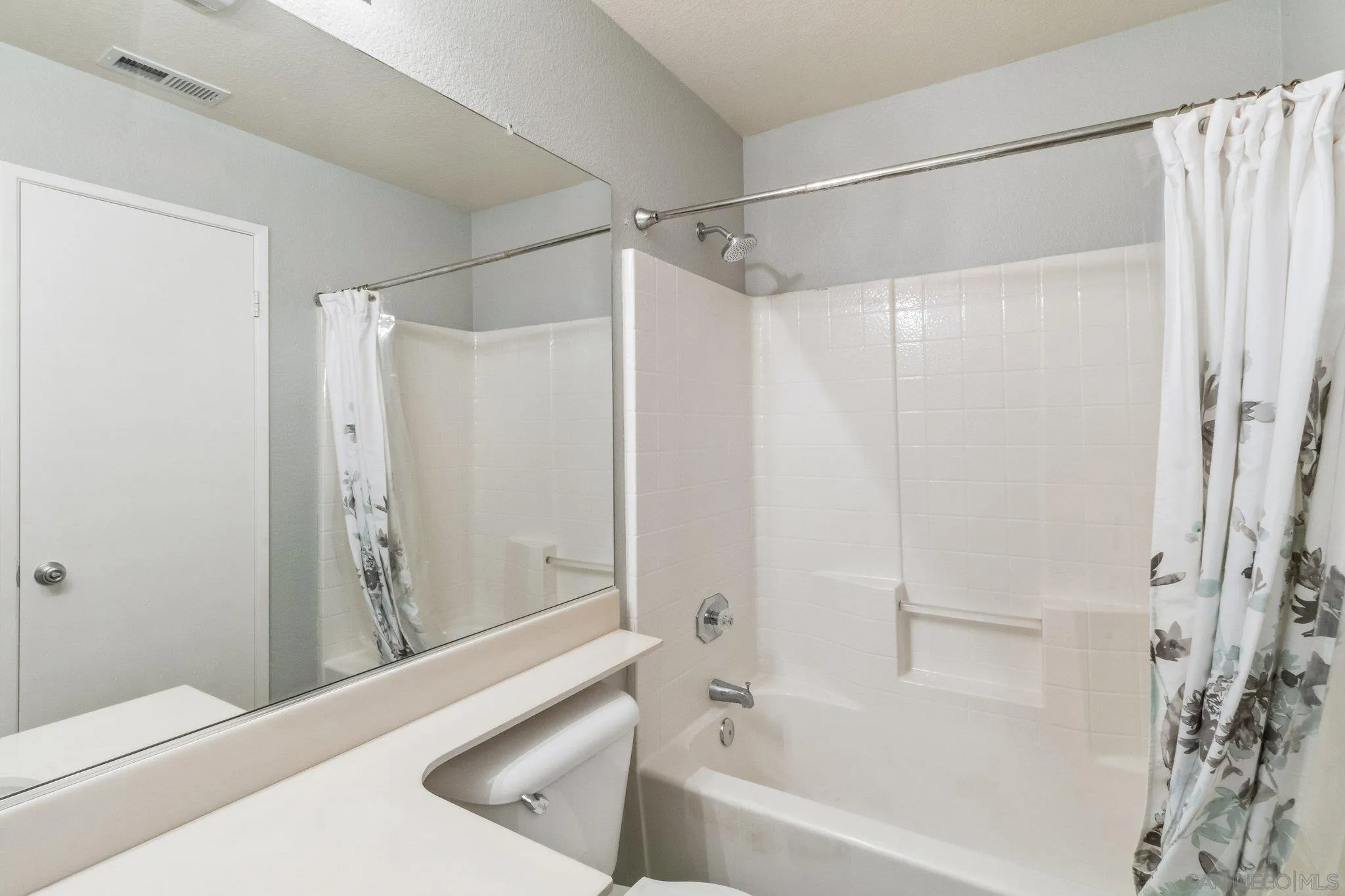 https://cdn.realtyfeed.com/cdn/127/260018515/f9ddec841dc215a54f9613973e29e878.webp