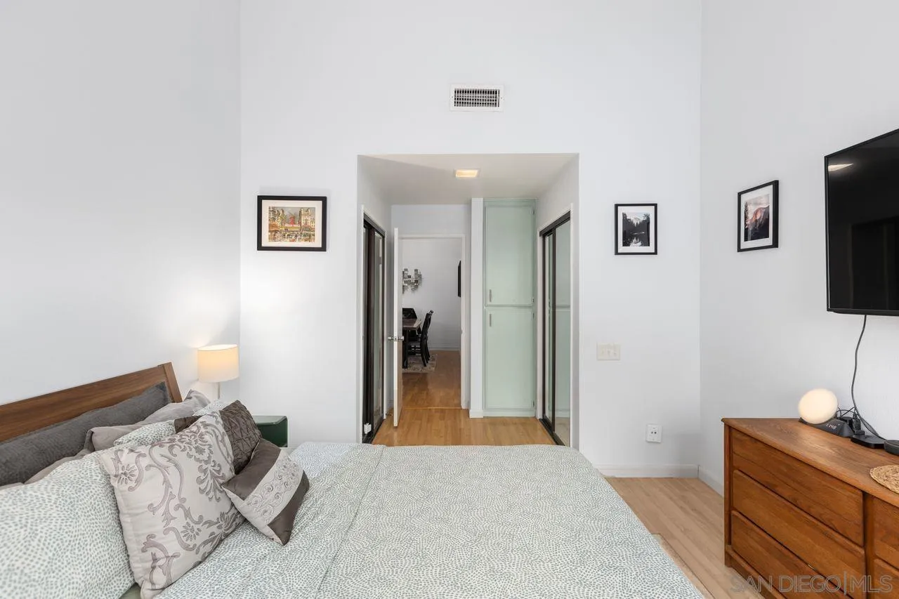 https://cdn.realtyfeed.com/cdn/127/260018520/6d0d254633b4285cebf458f8de203c68.webp