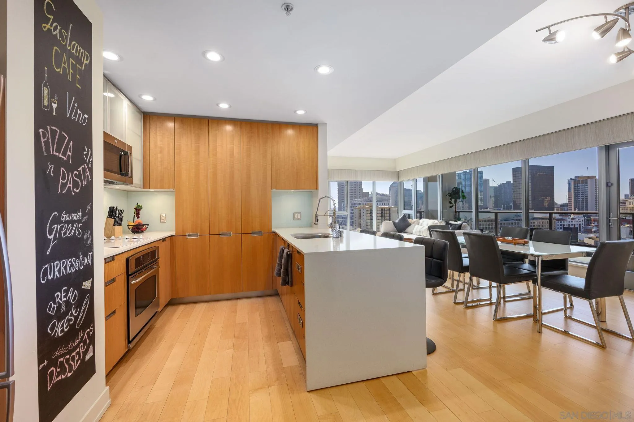 Photo #14: 260018525 Listing: Photo #14