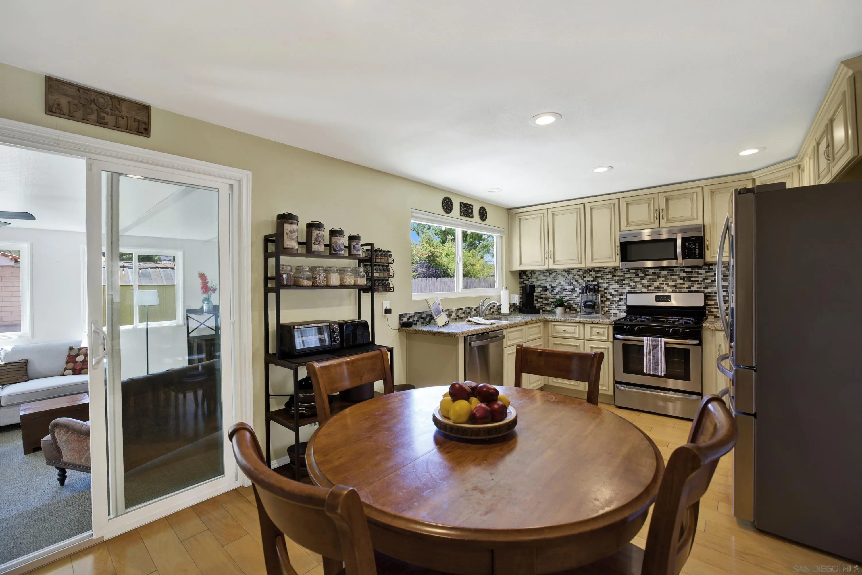 https://cdn.realtyfeed.com/cdn/127/260018539/26638dc474651031df74b1c8019ed999.webp